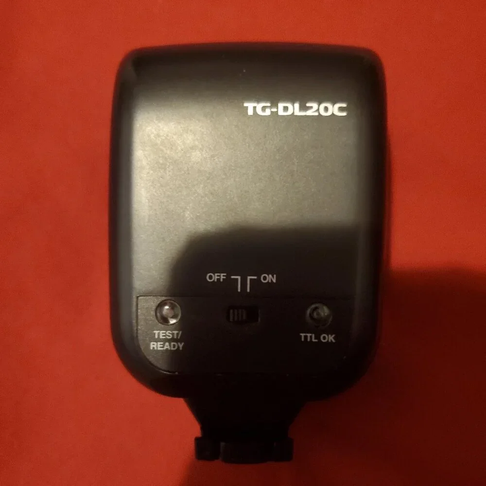 USED TARGUS TG-DL20C CANON ELECTRONIC FLASH CAMERA CAMERAS